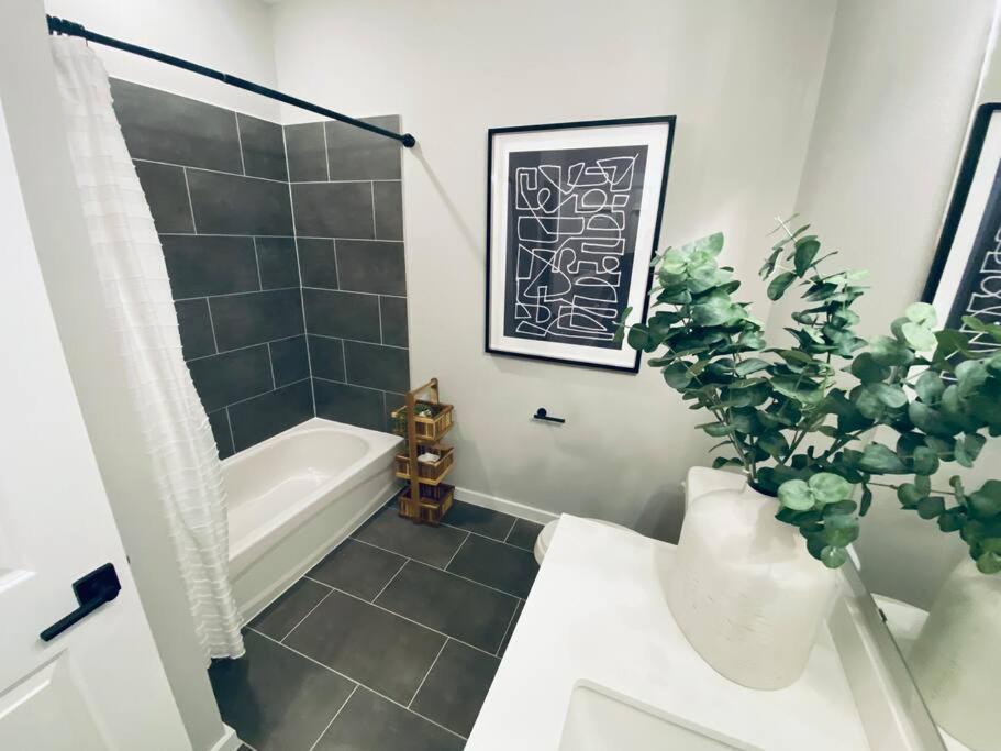 The Holistic Hideaway - Gated Community Сasa de vacaciones Houston