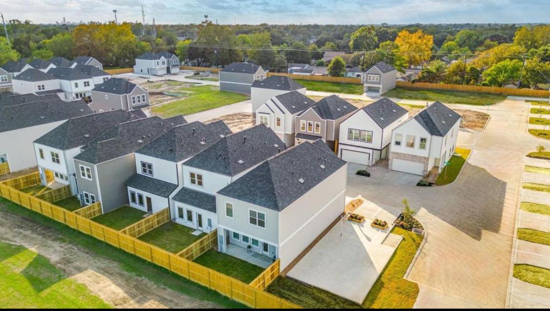 The Holistic Hideaway - Gated Community